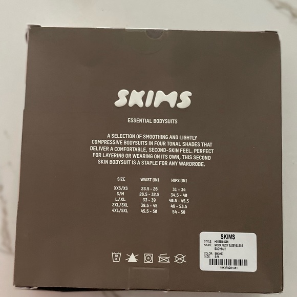 ESSENTIAL MOCK NECK SLEEVELESS BODYSUIT - Picture 4 of 4